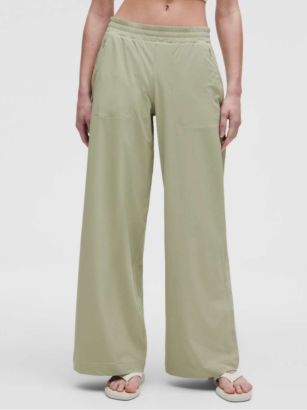 Lululemon Swift Mid-Rise Wide-Leg Pant
Fog Green